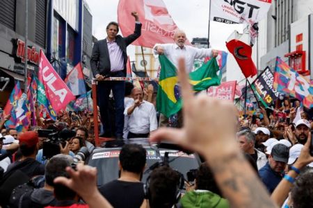 Βραζιλία: Νίκη Λούλα βλέπουν οι δημοσκοπήσεις που «λένε ψέματα» κατά τον Μπολσονάρο