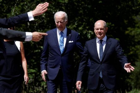 Επικοινωνία Σολτς – Μπάιντεν για τον πόλεμο στην Ουκρανία