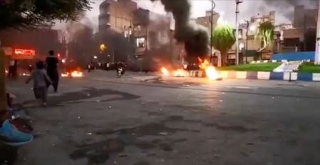 Ιράν: Συνεχίζονται οι διαδηλώσεις – Αναφορές για 19 νεκρά παιδιά