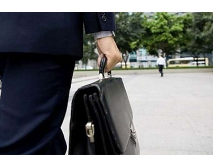 Εφορία: Ελευθέρας σε ελεγκτές για εφόδους σε σπίτια οφειλετών