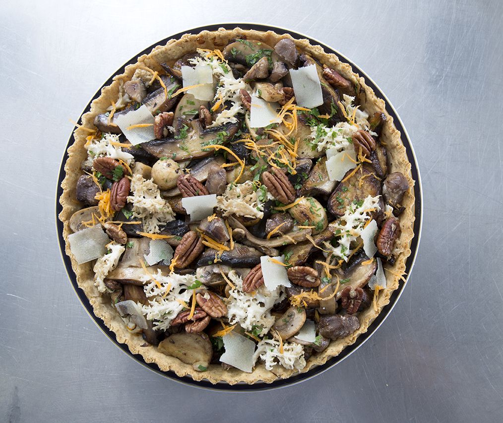 Τάρτα μανιταριών με κάστανα και τσαλαφούτι