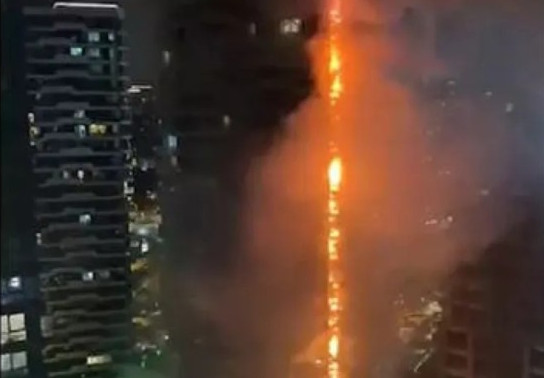 Τουρκία: Τεράστια φωτιά σε ουρανοξύστη στην Κωνσταντινούπολη