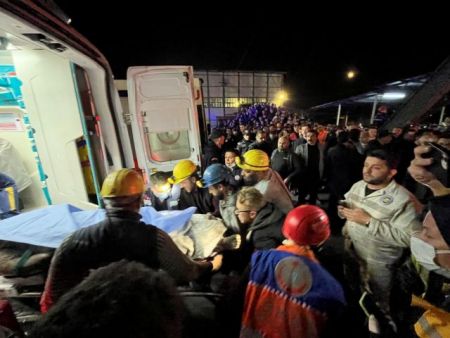 Σακελλαροπούλου: Συλλυπητήρια για την πολύνεκρη έκρηξη σε ορυχείο στην Τουρκία
