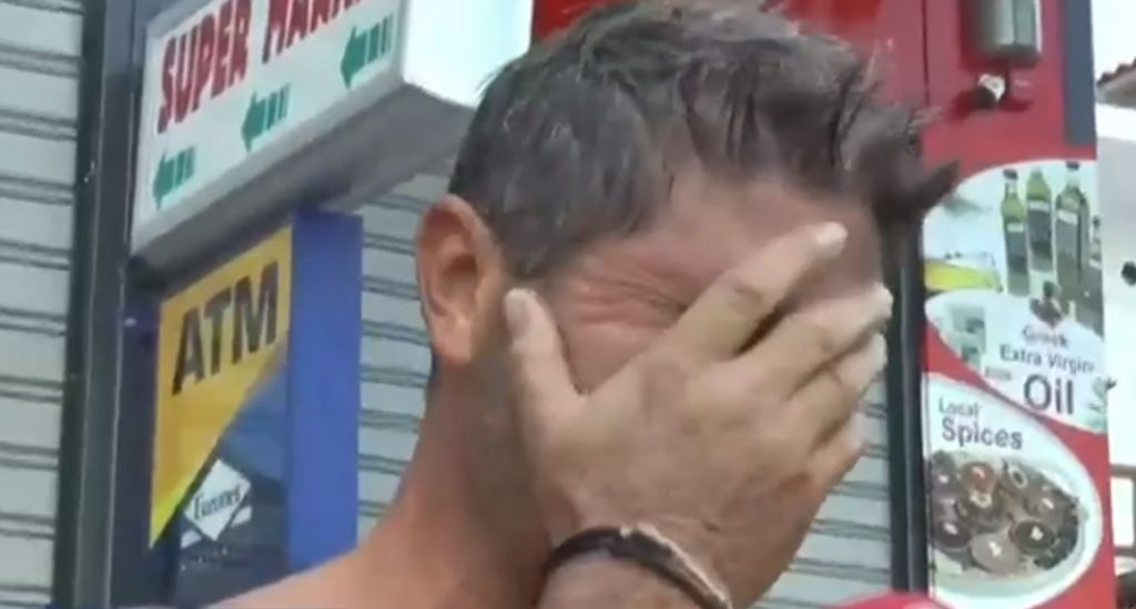 Κρήτη: Η στιγμή που ο σύζυγος βουτά και ανασύρει πνιγμένη τη γυναίκα του