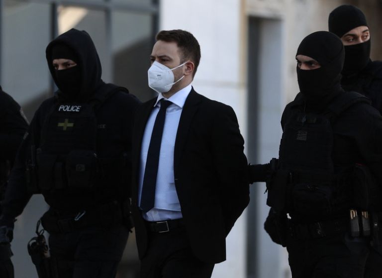 Γιατί ο Μπάμπης Αναγνωστόπουλος απέλυσε τον δικηγόρο του