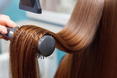 Μελέτη-σοκ: Πώς προϊόντα μαλλιών συνδέονται με κίνδυνο καρκίνου της μήτρας