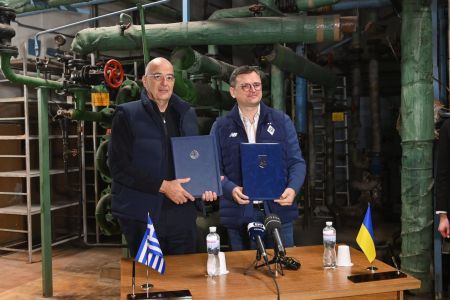 Ουκρανία: «Ηχηρό μήνυμα η επίσκεψη Δένδια»