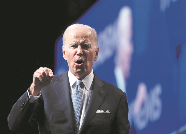 Στο στόχαστρο του Μπάιντεν τα υπερκέρδη των πετρελαϊκών