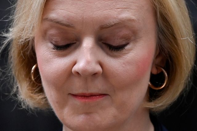 Βρετανία: H κατάρρευση της Λιζ Τρας σύμπτωμα βαθύτερης κρίσης