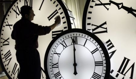 Αλλαγή ώρας: Πότε γυρίζουμε τα ρολόγια πίσω