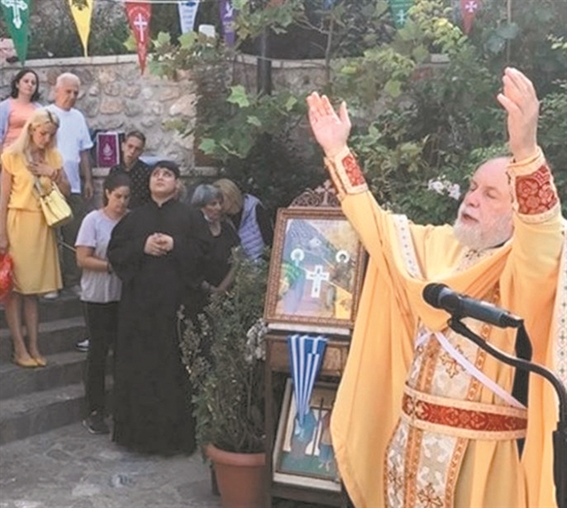 Archbishop Ieronymos ends years of tolerance of Mount Lycabettus’ “miracle-working” priest