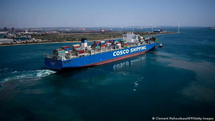 FAZ: Πoια είναι η εμπειρία της Ελλάδας με την COSCO;