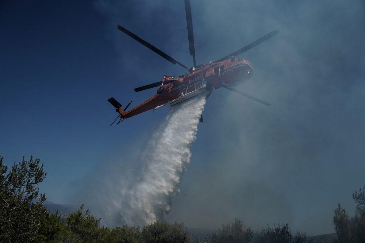 Φωτιά στη Νάξο – Ενισχύονται οι δυνάμεις της πυροσβεστικής