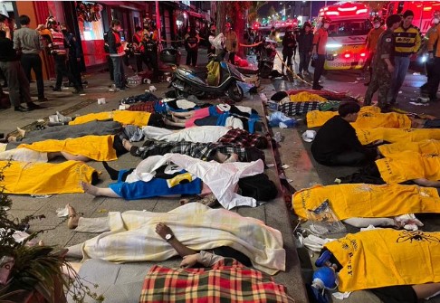 Σεούλ: Πώς συνέβη η τραγωδία με τους 150 νεκρούς –  Οι τελευταίες πληροφορίες των ΜΜΕ