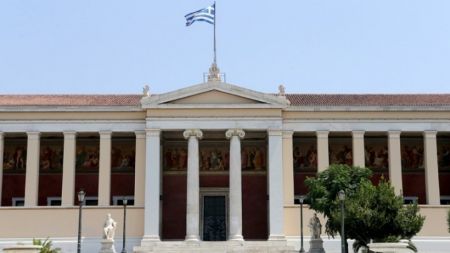 Για την (αισθαντική) ποίηση και κριτική