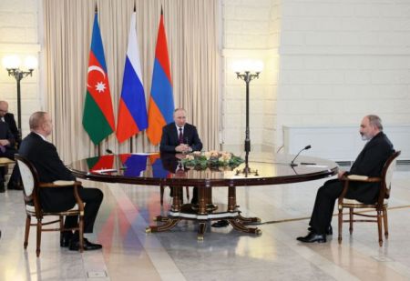 Ρωσία: Βήματα ειρήνευσης από Αρμενία – Αζερμπαϊτζάν – Ποια δέσμευση ανέλαβαν