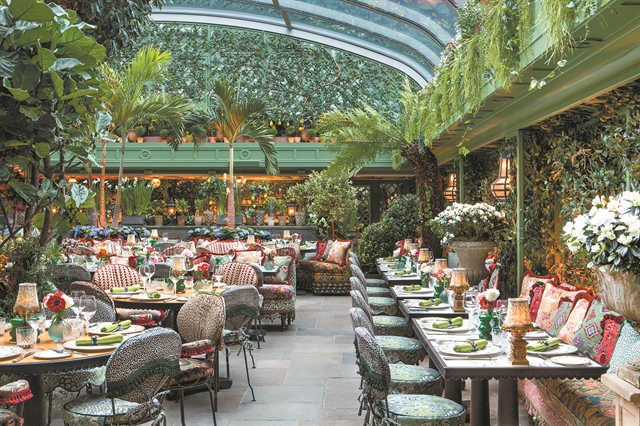 Τι ψιθυρίζουν σε ένα iconic members club;