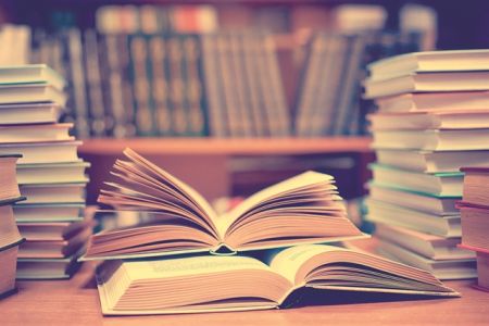 Πέραν της Ιστορίας