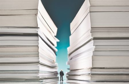 Ιδιωτικός έναντι δημόσιου τομέαδύο μέτρα, δύο σταθμά