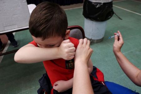 Κορωνοϊός: Ανοίγει η πλατφόρμα για τον εμβολιασμό παιδιών έως 4 ετών