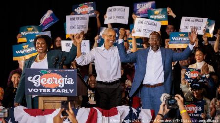 ΗΠΑ: Με πόλωση προς τις ενδιάμεσες εκλογές – «Mια άνευ προηγουμένου στιγμή στην ιστορία των ΗΠΑ»