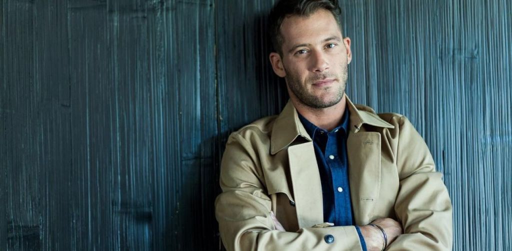 Αντίνοος Αλμπάνης: Το «Maestro» δεν είναι μία σειρά που θα σου κουνήσει το δάχτυλο