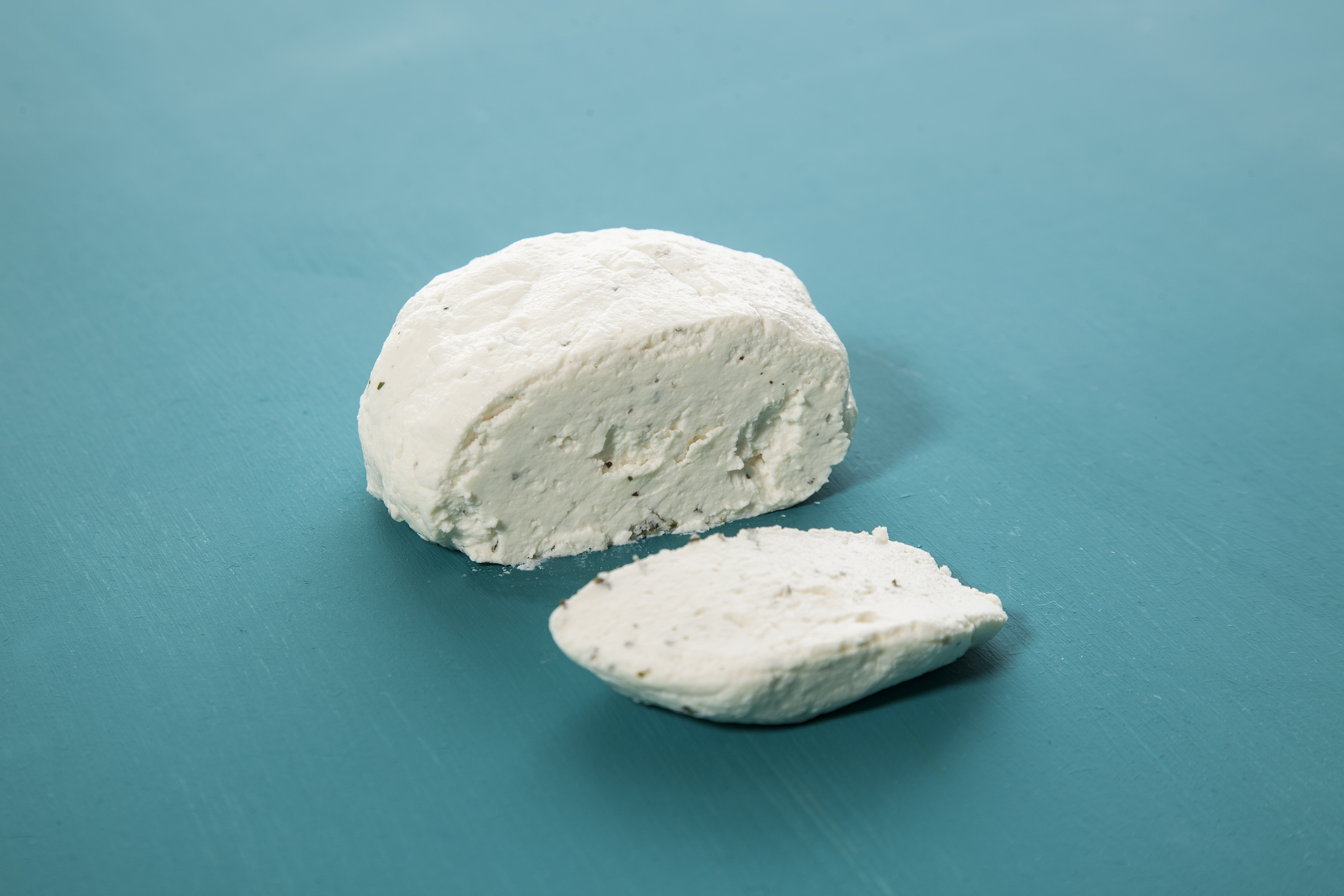 Τυρί αρωματισμένο με δυόσμο
