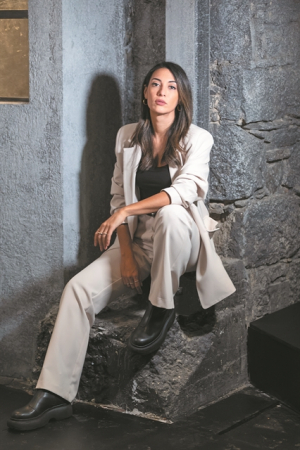 «Ανακαλύπτω ένα κομμάτι της θηλυκότητάς μου»