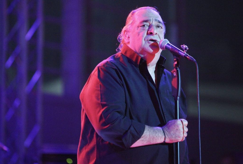 Βασίλης Καρράς: Το σοβαρό πρόβλημα υγείας που τον οδήγησε στο χειρουργείο