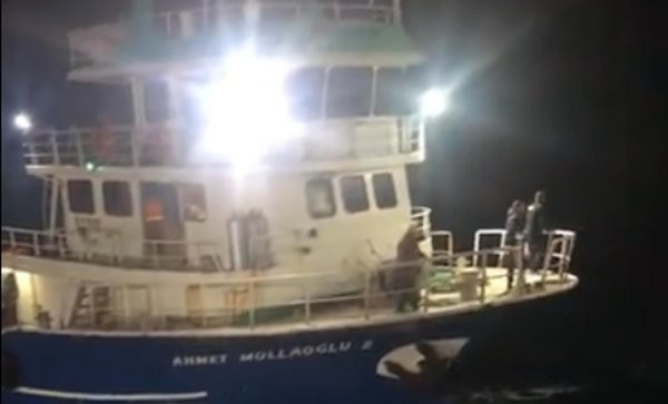 Τουρκικό αλιευτικό έπεσε σε νάρκη