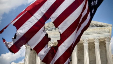 Οι αμβλώσεις, οι αμερικανικές εκλογές και το μήνυμα που έρχεται και στην Ελλάδα