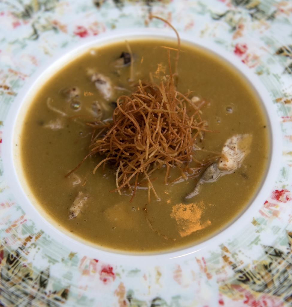 Κοτόσουπα με συκωτάκια και κάστανα