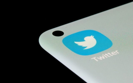 Έλον Μασκ: Σε… αναστολή το Twitter Blue μετά την «έκρηξη» πλαστών λογαριασμών