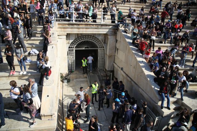 Αυθεντικός Μαραθώνιος Αθήνας: Εντυπωσιακά στιγμιότυπα [εικόνες και βίντεο]