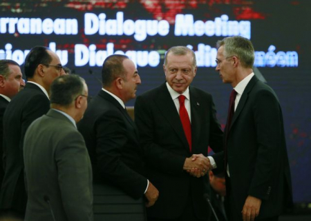 Τα παζάρια Ερντογάν καθυστερούν τη διαδικασία διεύρυνσης του ΝΑΤΟ