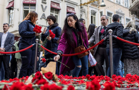 Κωνσταντινούπολη: «Ενιωθε τα πόδια της μούσκεμα στο αίμα» – Συγκλονίζει η μητέρα της Ελληνίδας που τραυματίστηκε