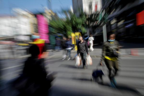 Κορωνοϊός: 55.917 κρούσματα, 115 θάνατοι, 81 διασωληνωμένοι σε μια εβδομάδα