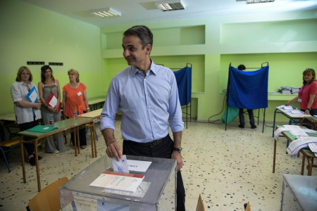 Εκλογές: Οι σκέψεις της κυβέρνησης για το χρόνο που θα στηθούν κάλπες