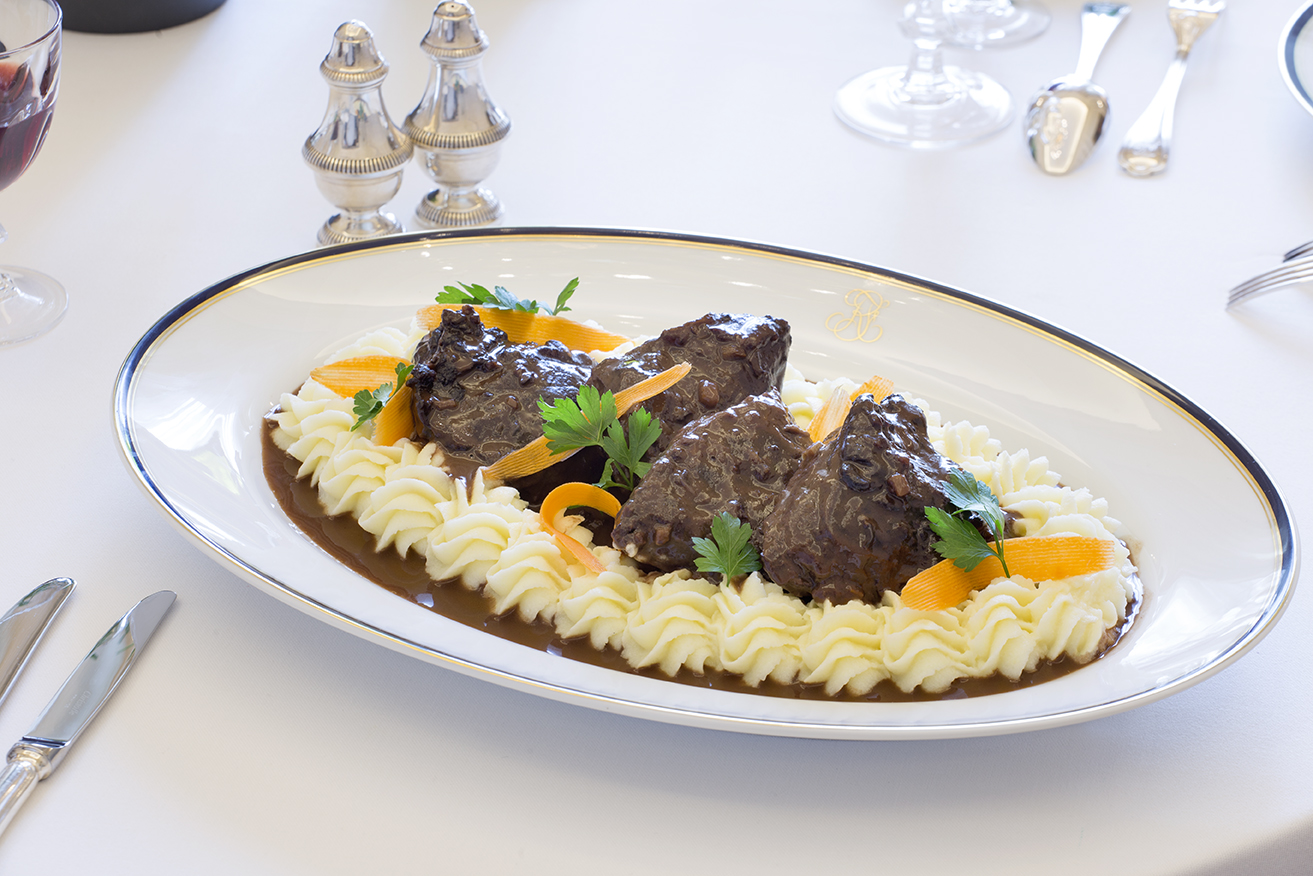 Μάγουλα μοσχαρίσια με πουρέ