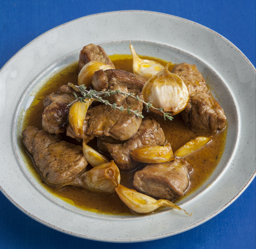 Χοιρινό στην κατσαρόλα με πορτοκάλι