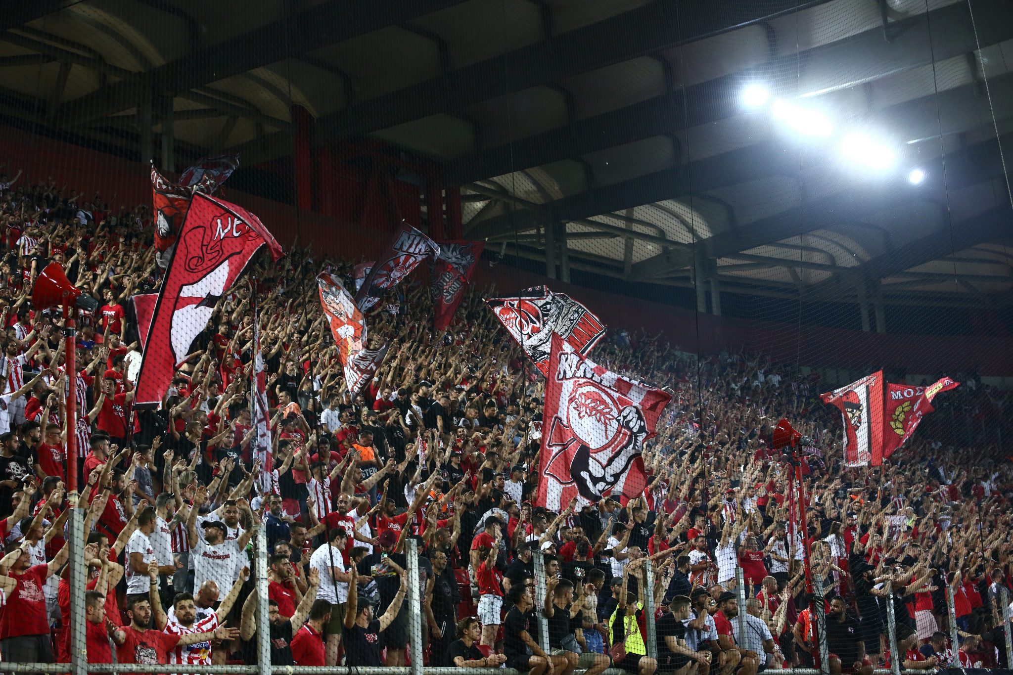 Θύρα 7: «Στηρίζουμε όλοι τα τμήματα Κολύμβησης, Στίβου και Πινγκ Πονγκ»