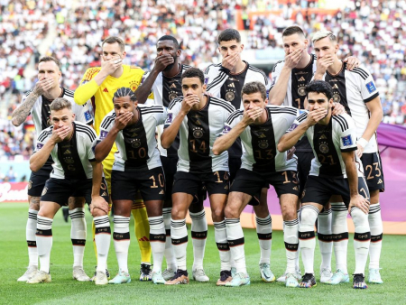 Μια «σκληρή» ήττα και μια μεγάλη νίκη για τη Γερμανία