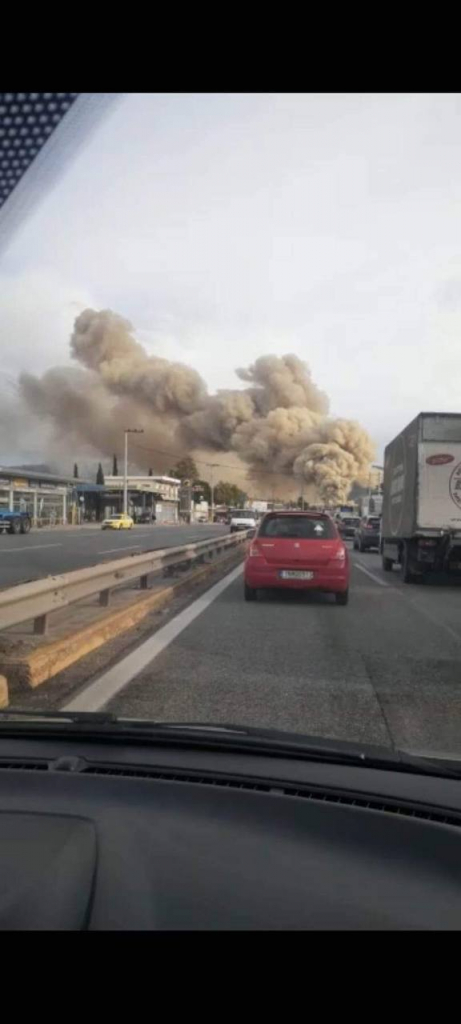 Μεγάλη φωτιά στον Ασπρόπυργο – Μήνυμα από το 112