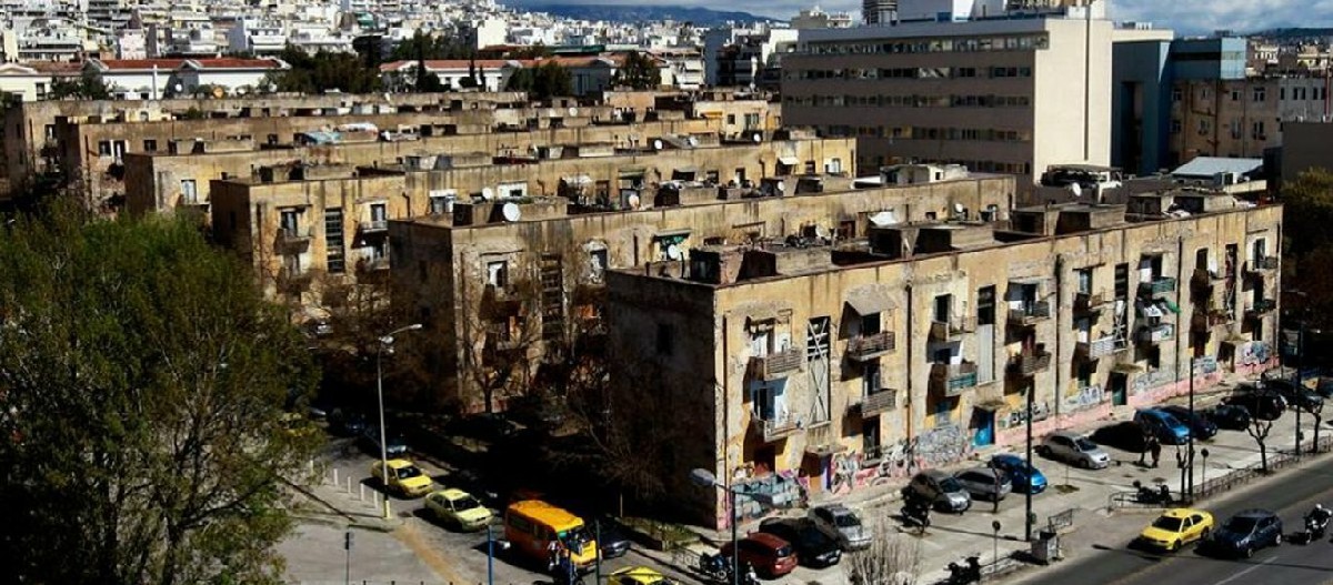 Η αμορφωσιά θέλει να γκρεμίσει τα Προσφυγικά