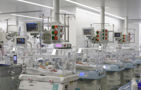 ΜΕΝΝ ΚΛΙΝΙΚΗ ΡΕΑ: Η Ασφαλέστερη Μονάδα Εντατικής Νοσηλείας Νεογνών της Χώρας