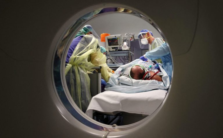 Κορωνοϊός: Με καρδιακή ανεπάρκεια το 2% από αυτούς που έπαθαν μυοκαρδίτιδα