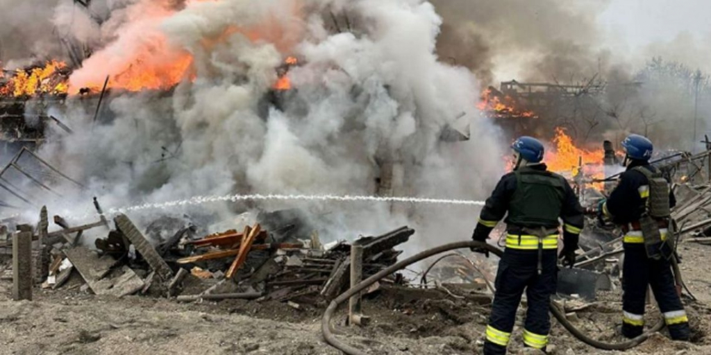 Ουκρανία: Τουλάχιστον 13 τραυματίες από πυραυλικές επιθέσεις στο Ντνίπρο