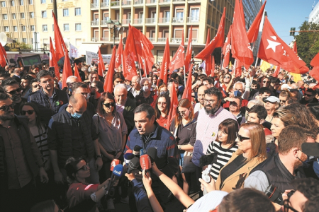 Επενδύει στο σενάριο της «ενοχής Μητσοτάκη»