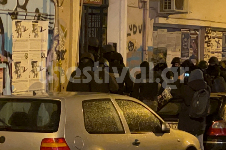 Θεσσαλονίκη: Αστυνομική επιχείρηση εκκένωσης κατάληψης – 4 συλλήψεις | tovima.gr