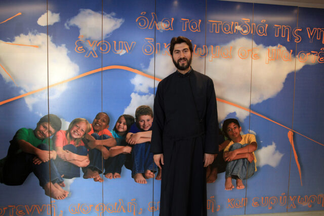 Κιβωτός του Κόσμου: Οκτώ χρόνια ανέπαφος ο λογαριασμός μισθοδοσίας του πατρός Αντωνίου